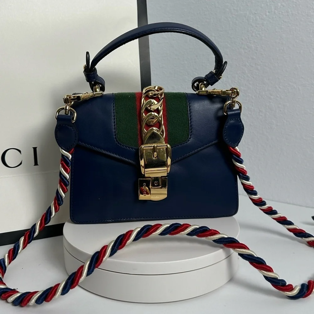 💯Authentic Gucci Navy Blue Sylvie Mini Top Handle Bag in leather 🍀 - Picture 3 of 17